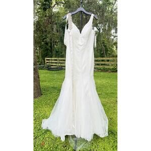 Elegant Beaded Mermaid Wedding Dress Size 10. Formal Elegant New With Tags